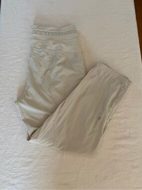 Lululemon Dance Studio Mid Rise Lined Cropped Pants White Opal W6CLWS Size 8